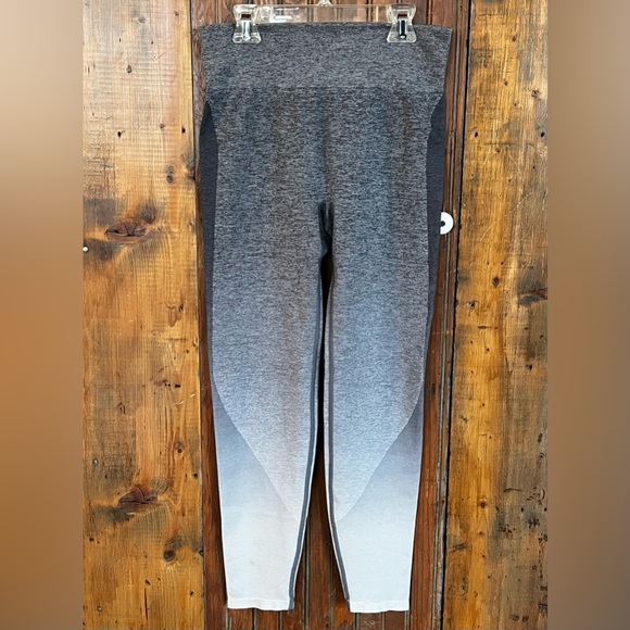 Victoria's Secret Pants - VS PINK Gray Ombre Leggings Seamless Compression